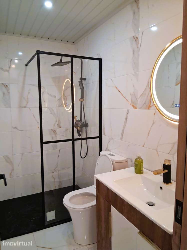 Moradia T2 em remodelação - Grande imagem: 3/19