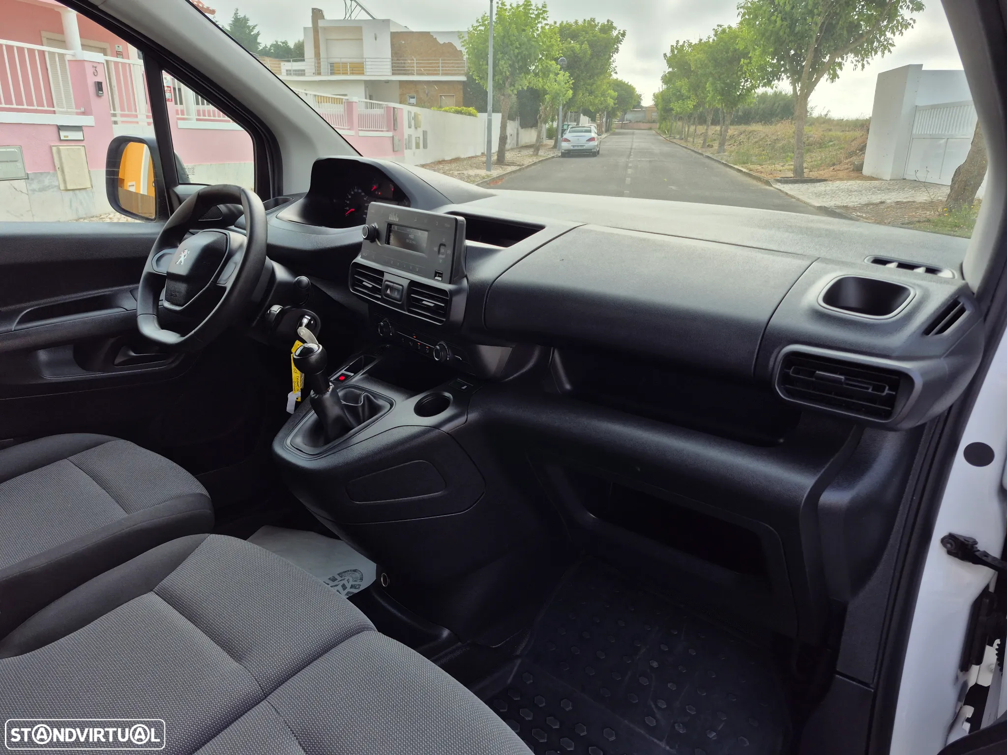 Peugeot Partner LONGA - 60.000KM | GARANTIA | 3 LUG. - 17