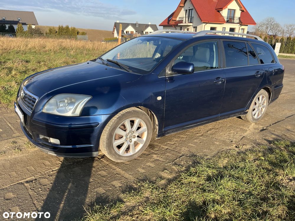 Toyota Avensis 1.8 VVT-i Sol - 1