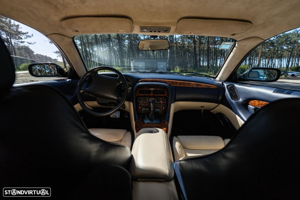 Aston Martin DB7 Vantage Coupé - 24