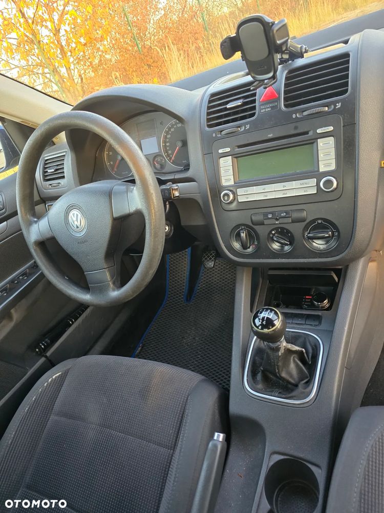 Volkswagen Jetta 1.6 Trendline - 10