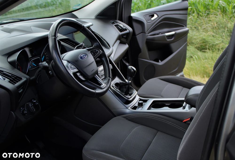 Ford Kuga - 27