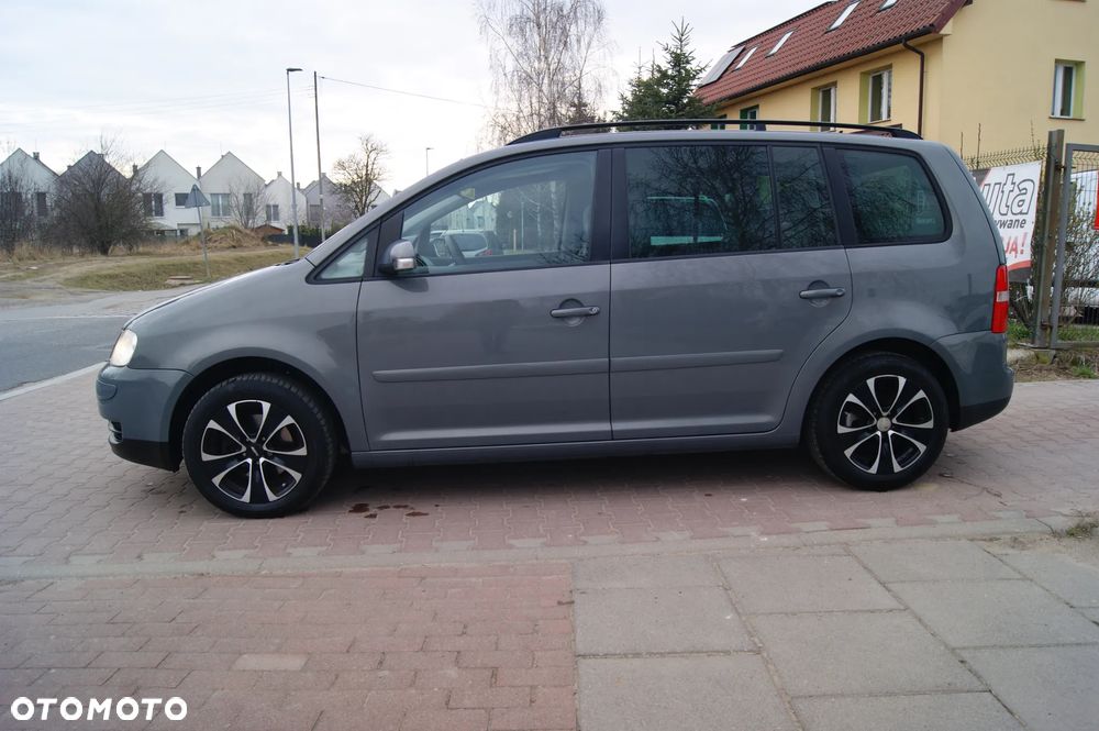 Volkswagen Touran 2.0 TDI Highline - 7