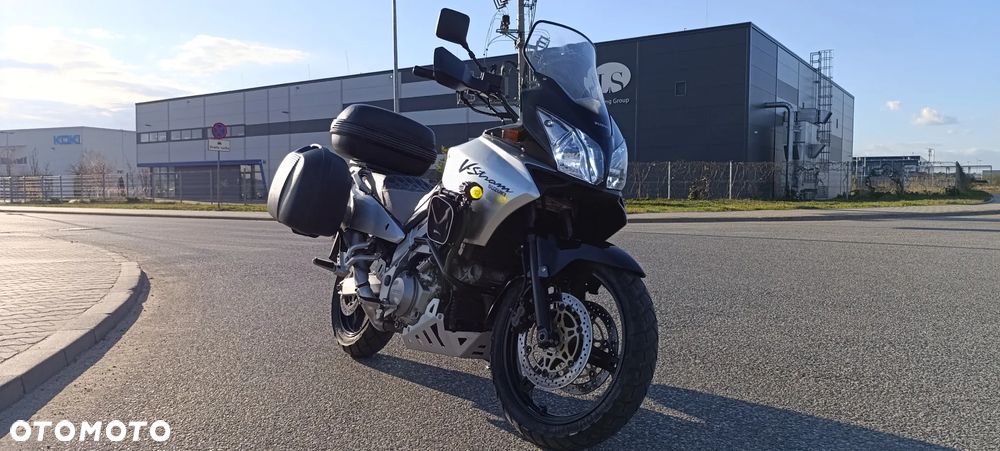 Suzuki V-STROM - 1