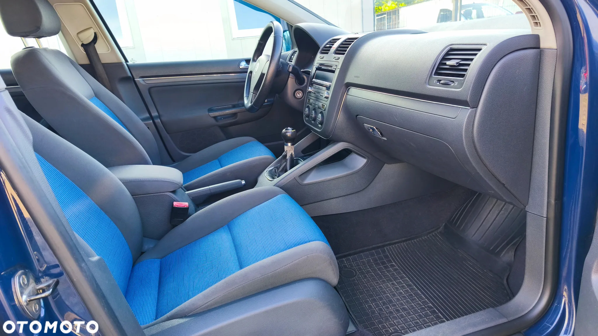 Volkswagen Golf - 23