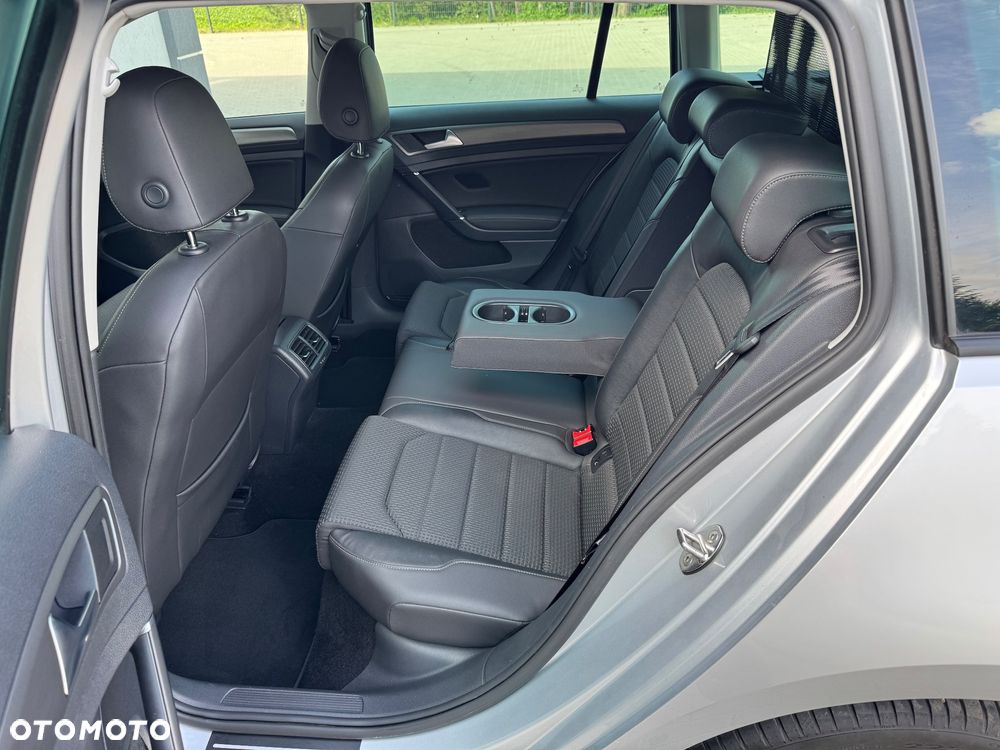 Volkswagen Golf 1.4 TSI BMT Highline - 23