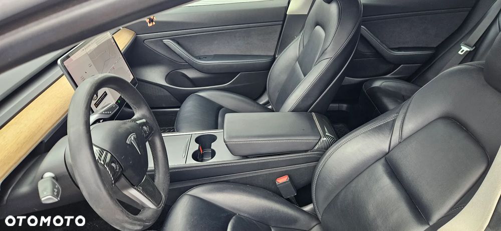 Tesla Model 3 - 12