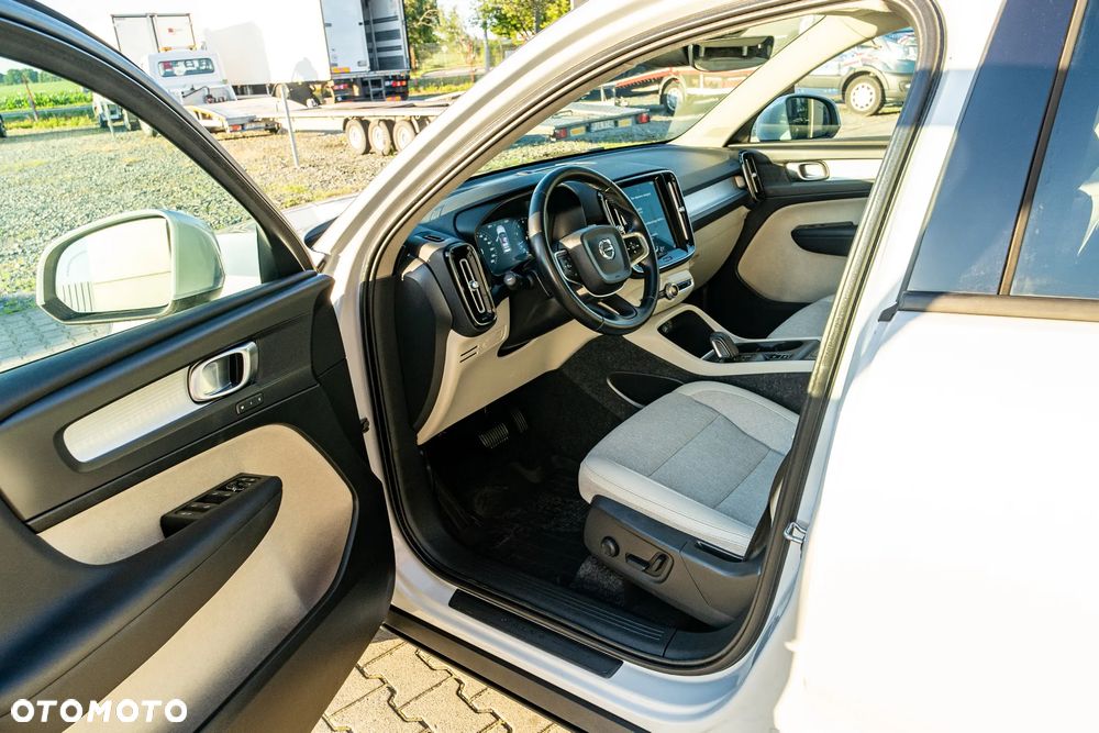 Volvo XC 40 - 18
