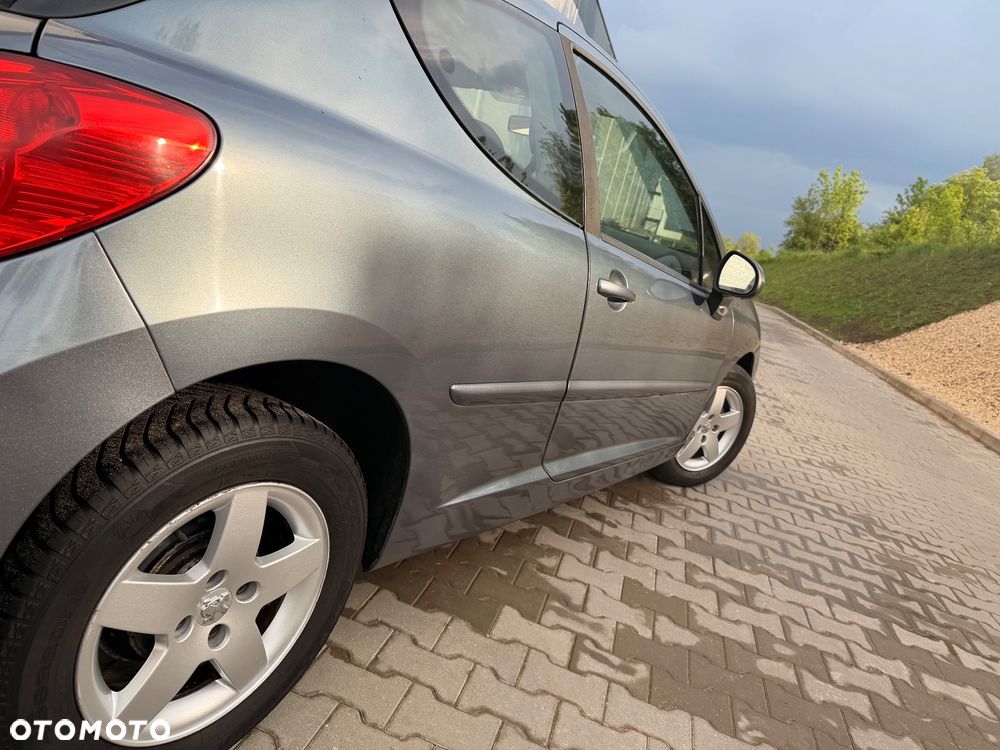 Peugeot 207 1.4 16V Trendy - 11