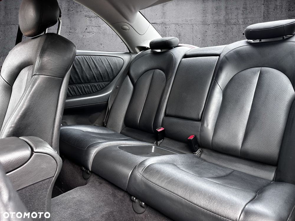 Mercedes-Benz CLK Coupe 200 Kompressor Automatik Avantgarde - 16