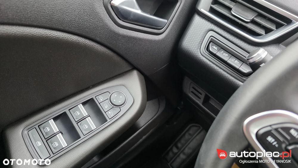 Renault Clio TCe 100 INTENS - 19