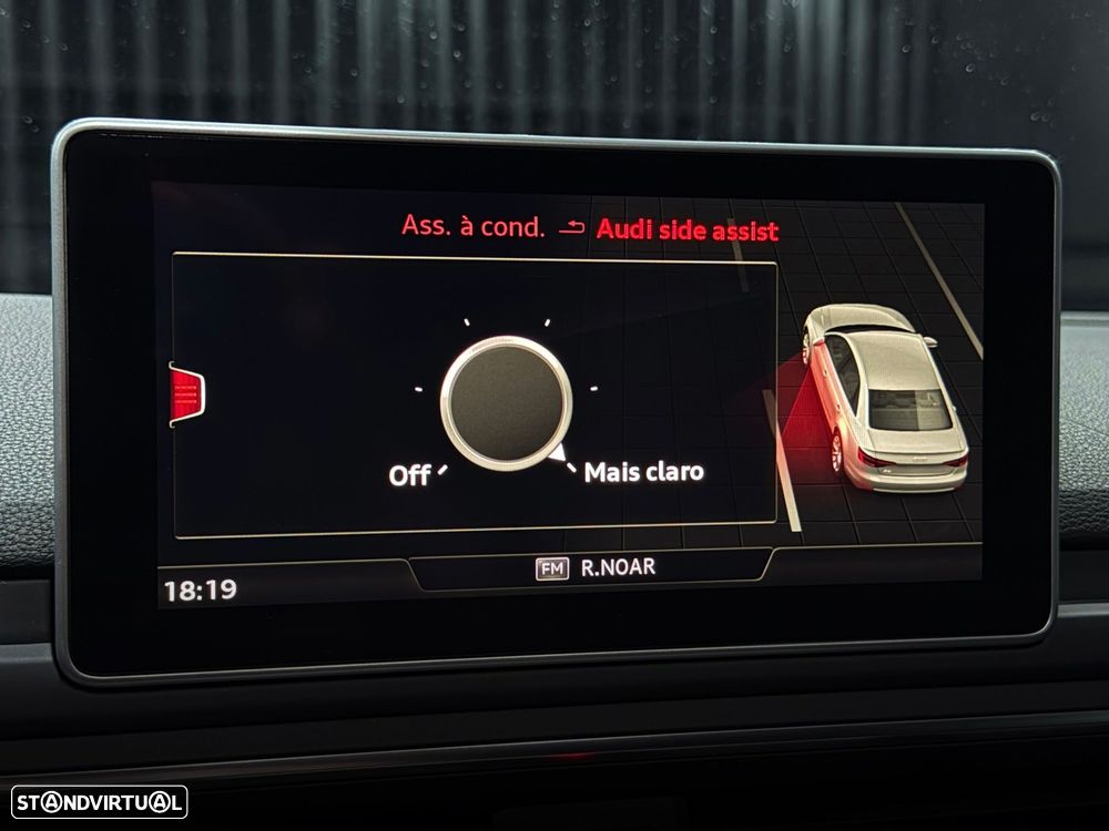 Audi A4 2.0 TDI S-line S tronic - 30