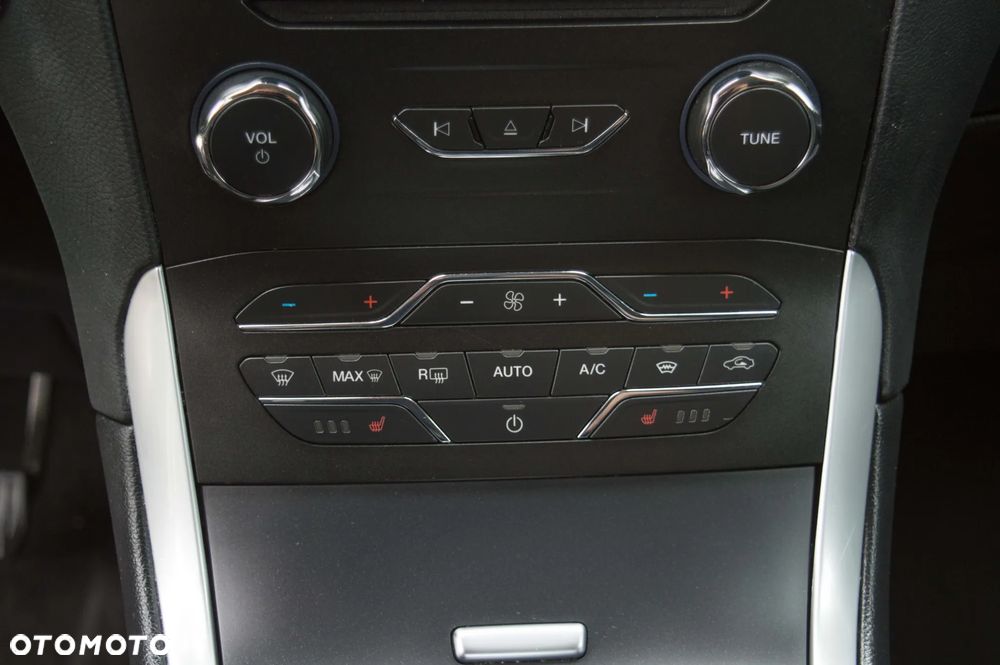 Ford S-Max 2.5 Duratec FHEV TITANIUM - 26