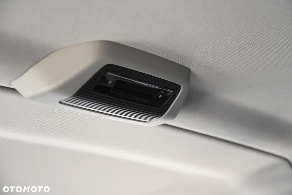 Volkswagen Multivan - 17