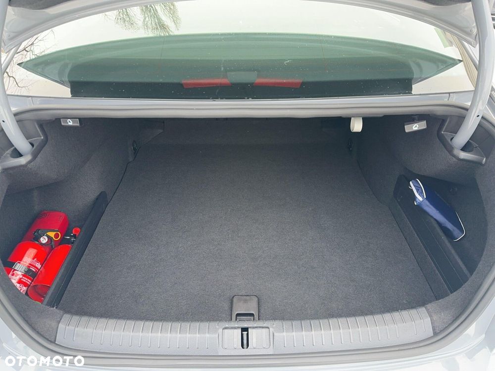 Volkswagen Passat - 15