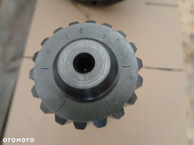 Zwolnica tylna 5167297 New Holland 8560 - 8