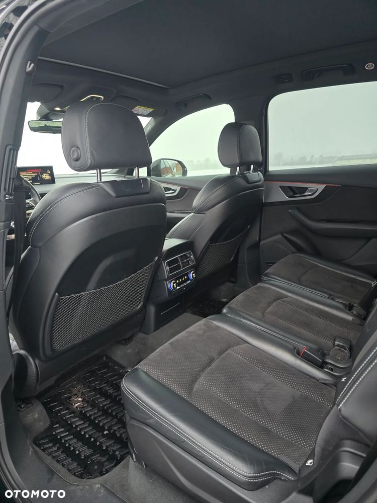 Audi Q7 - 30