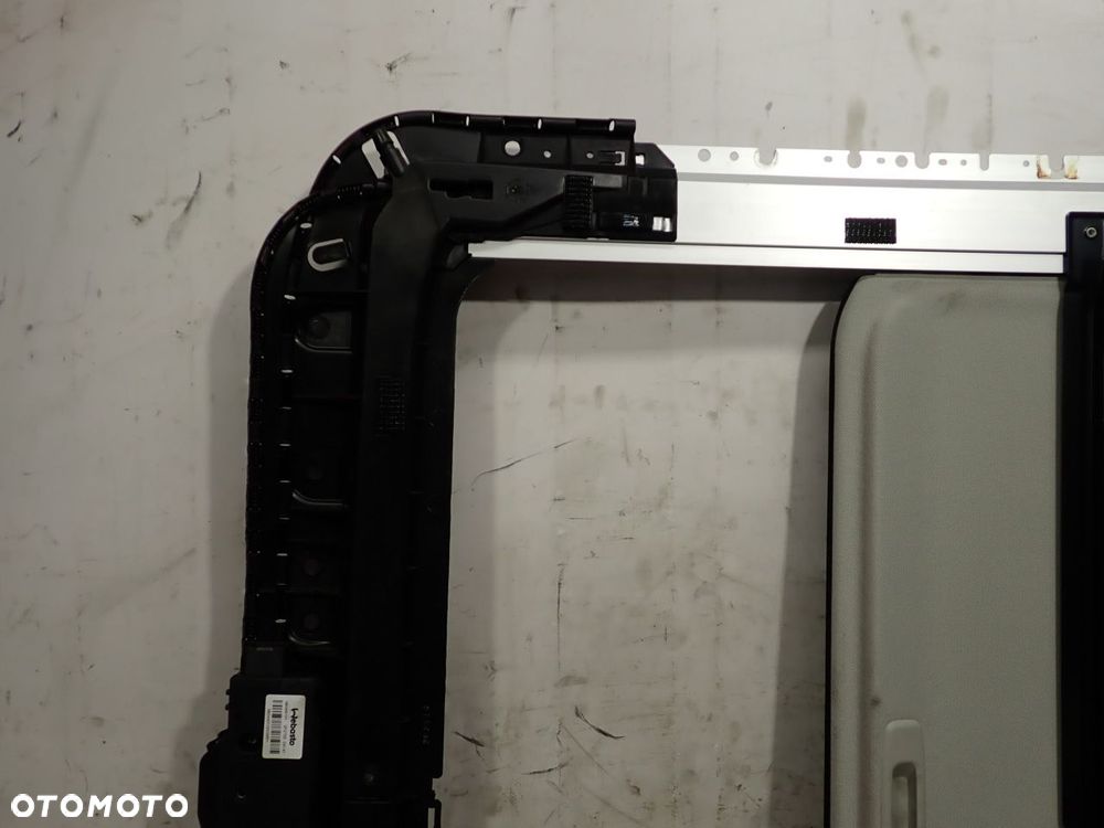 SZYBERDACH INFINITI M37X - 10