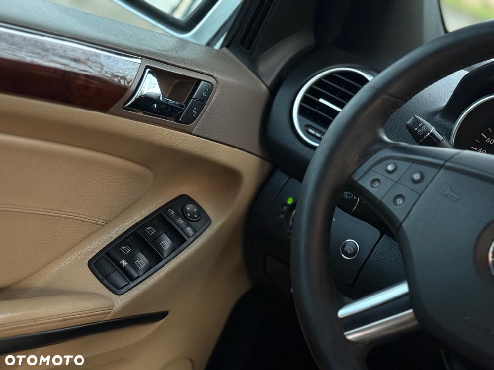 Mercedes-Benz ML 320 CDI 4-Matic - 23