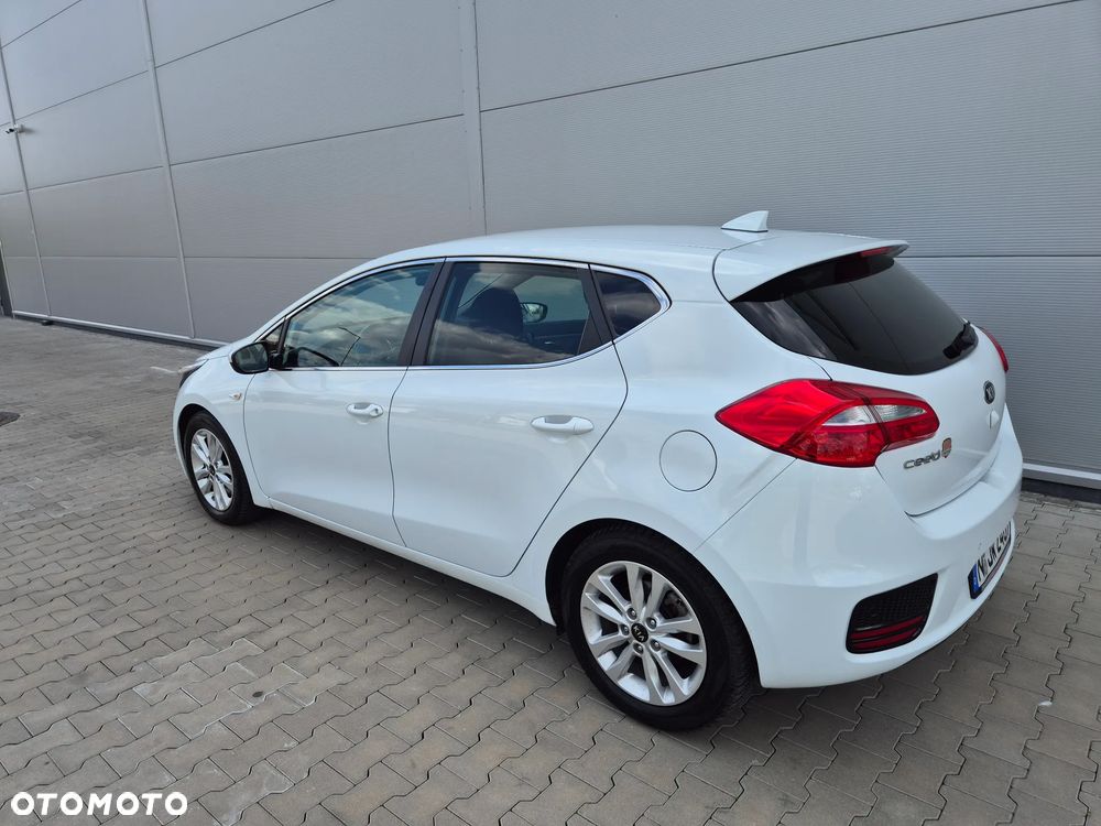 Kia Ceed 1.4 CVVT Dream-Team Edition - 12