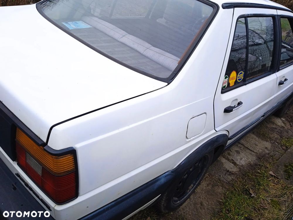 Volkswagen Jetta 1.6 CL TD - 6