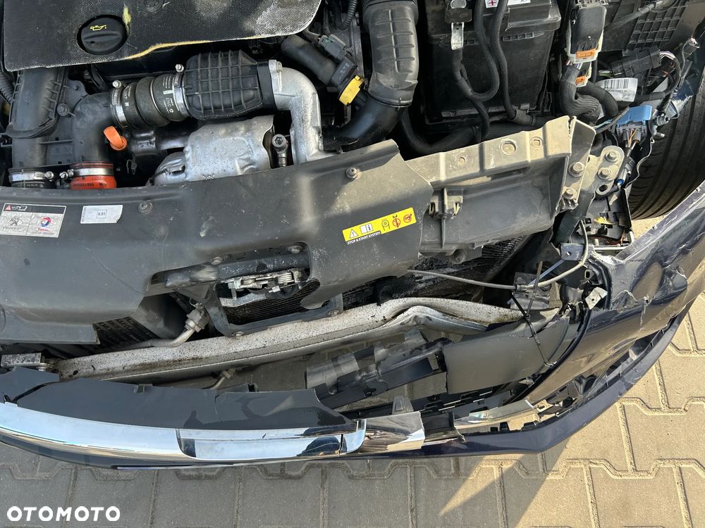 Peugeot 208 - 19