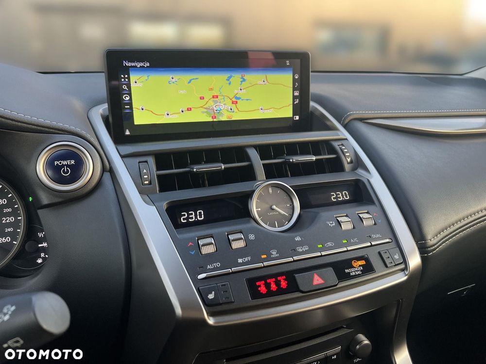 Lexus NX 300h F Impression AWD - 26