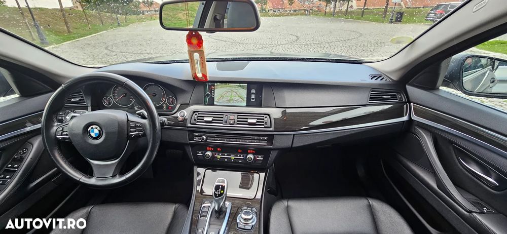 BMW Seria 5 525d xDrive AT - 7