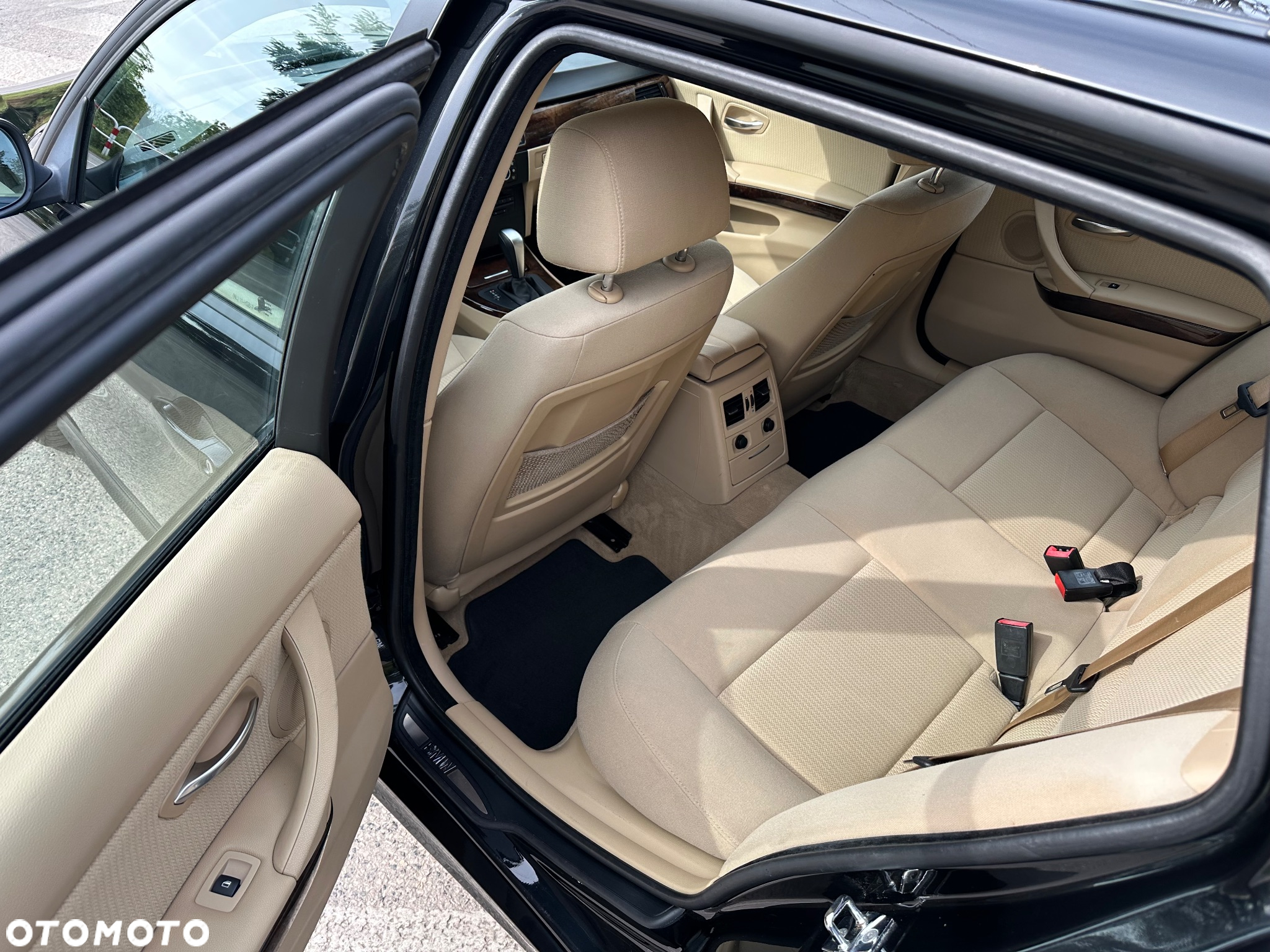 BMW Seria 3 318i Touring Edition Exclusive - 17
