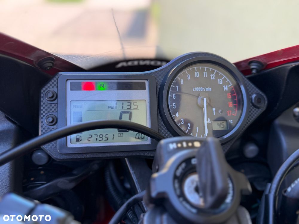 Honda CBR - 38