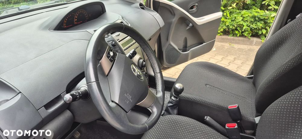 Toyota Yaris 1.33 Sol - 13