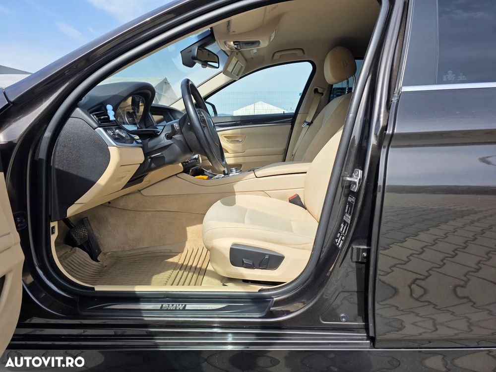 BMW Seria 5 520d xDrive AT - 15