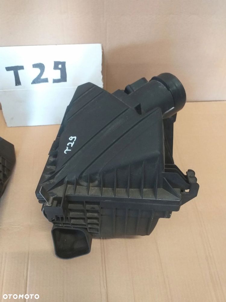 AVENSIS T29 obudowa filtra powietrza 1,6 d4d - 2