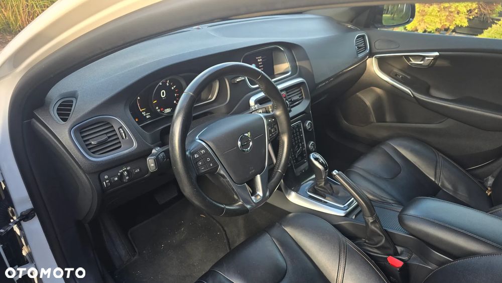 Volvo V40 Cross Country T3 Drive-E Summum - 11