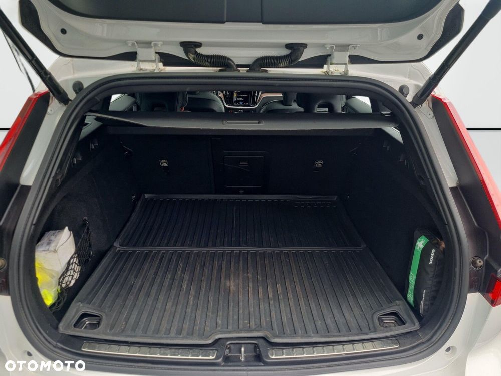 Volvo V60 T6 AWD Plug-In Hybrid Inscription Expression - 32