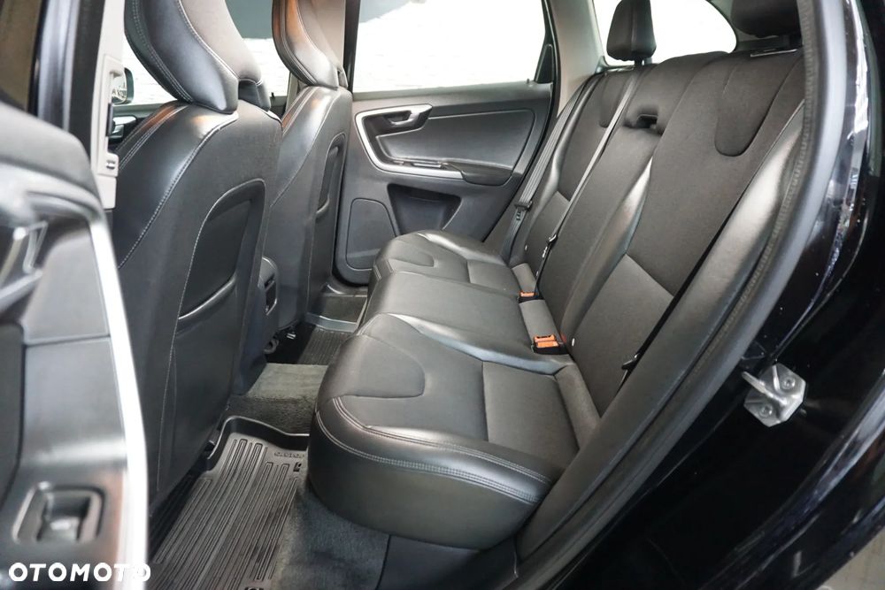 Volvo XC 60 D4 Geartronic Kinetic - 30