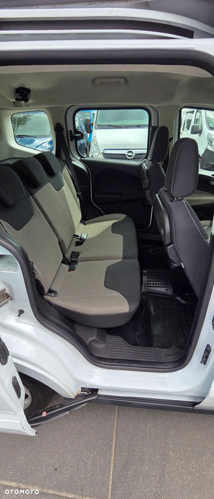 Ford Tourneo Courier 1.0 EcoBoost Ambiente - 11