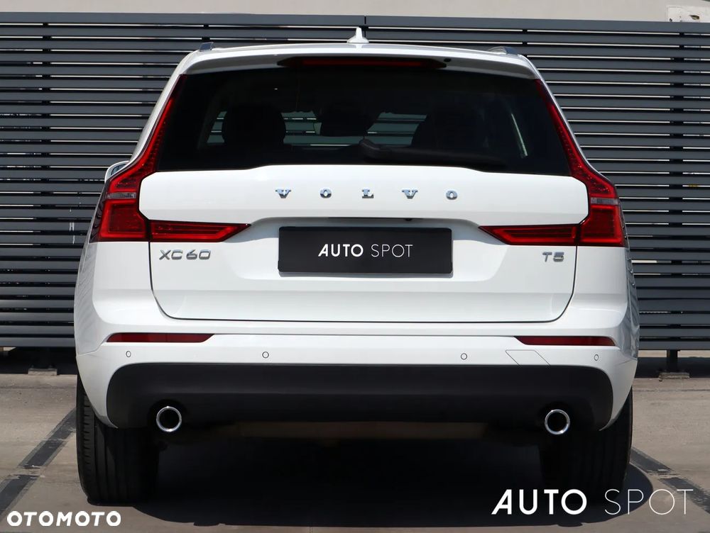 Volvo XC 60 T5 Momentum Pro - 5