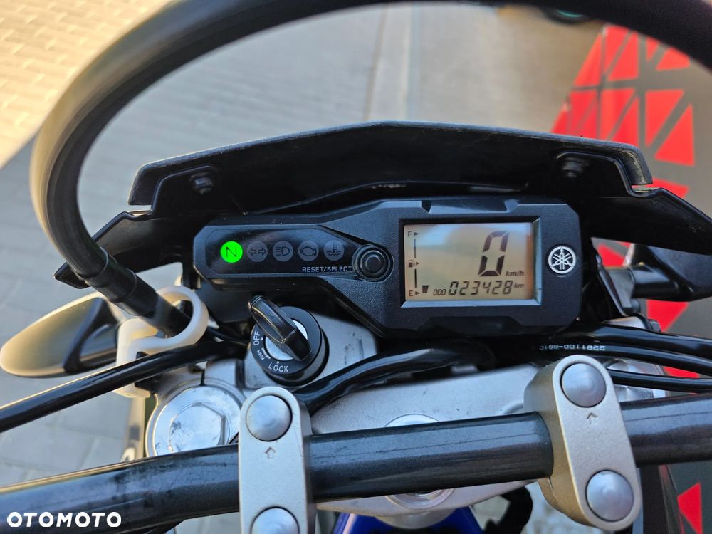 Yamaha WR - 19
