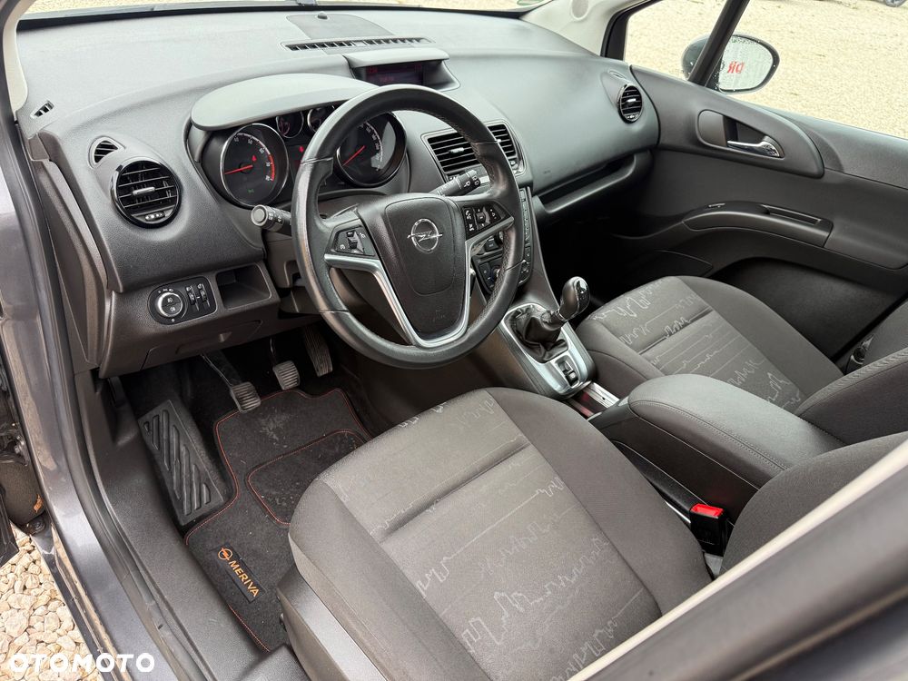Opel Meriva 1.4 T Essentia S&S - 11