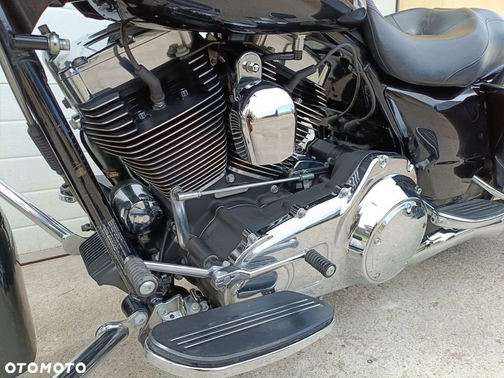 Harley-Davidson Touring Street Glide - 35