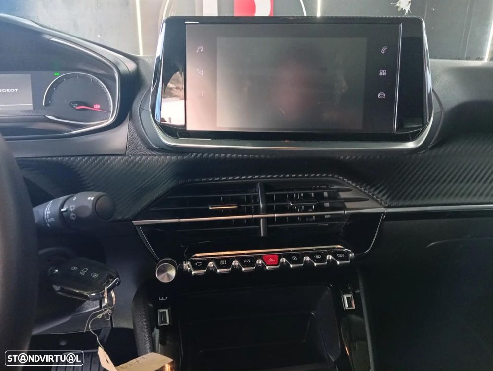 Peugeot 2008 - 13