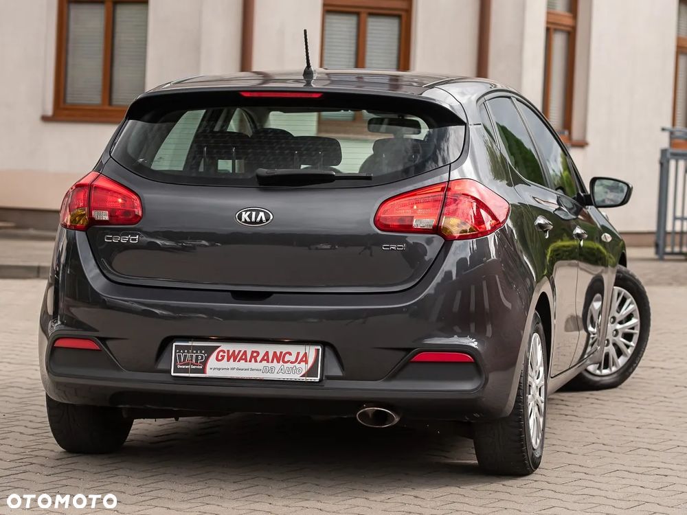 Kia Ceed - 12