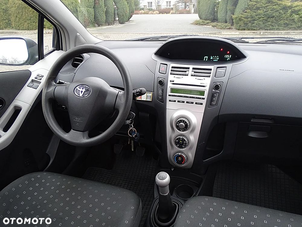Toyota Yaris 1.3 Luna Premium - 18