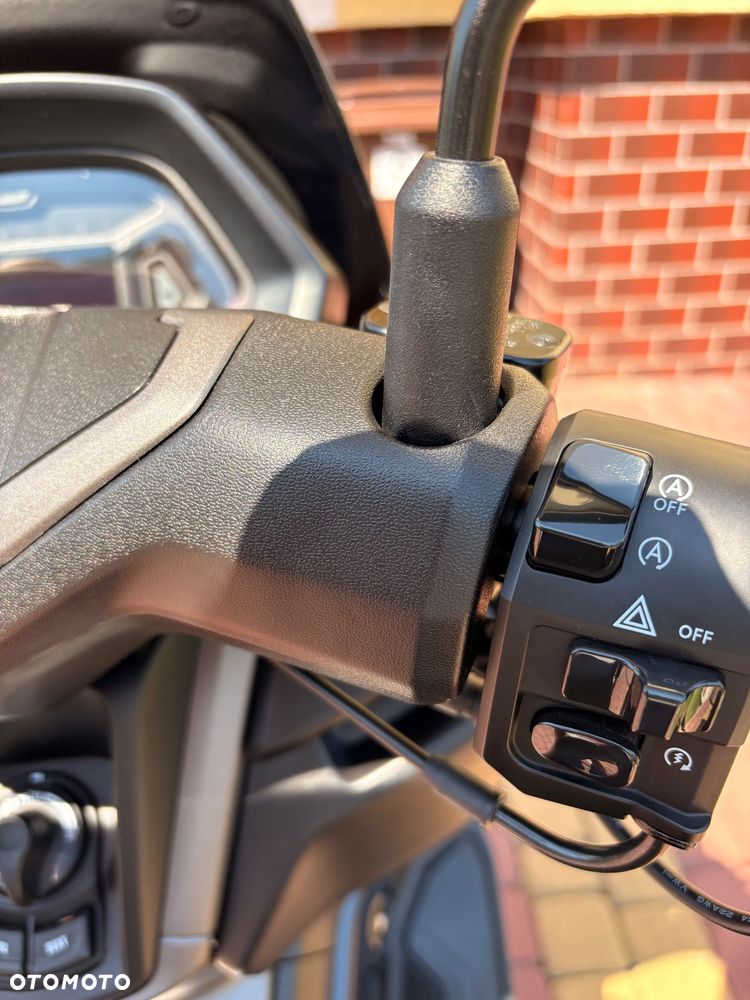 Yamaha NMAX - 17