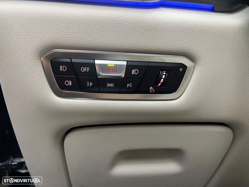 BMW X5 30 d xDrive Pack M 50 anos - 24