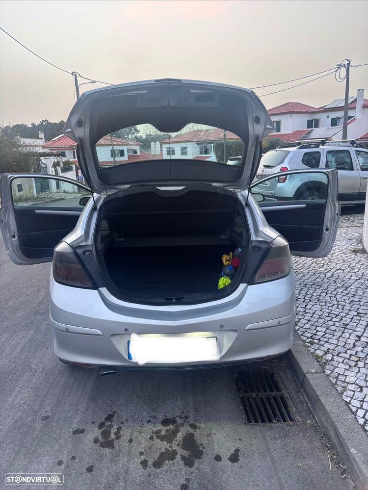 Opel Astra GTC 1.9 CDTI - 10