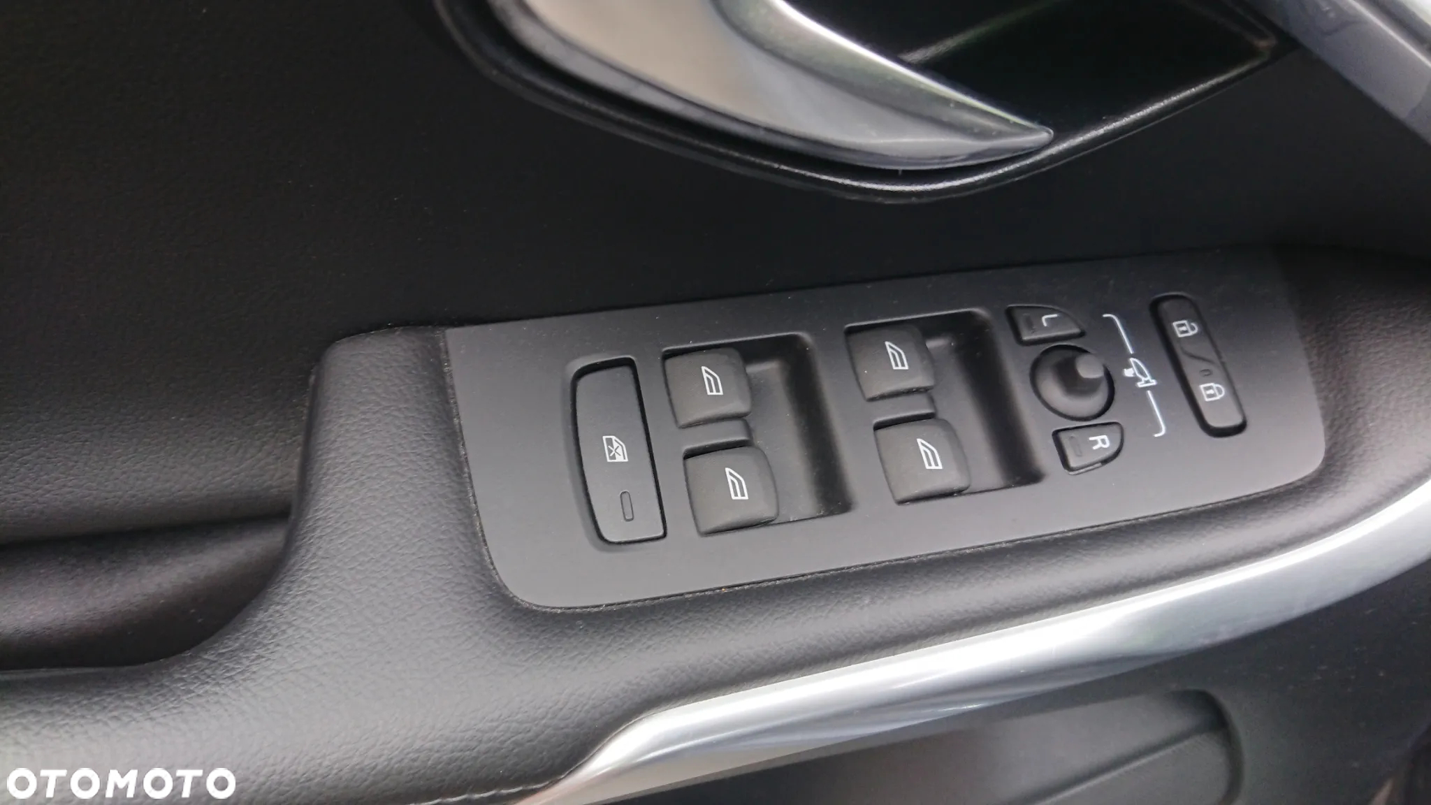 Volvo V40 - 25