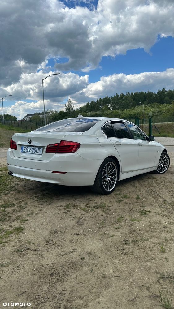 BMW Seria 5 520d xDrive - 3