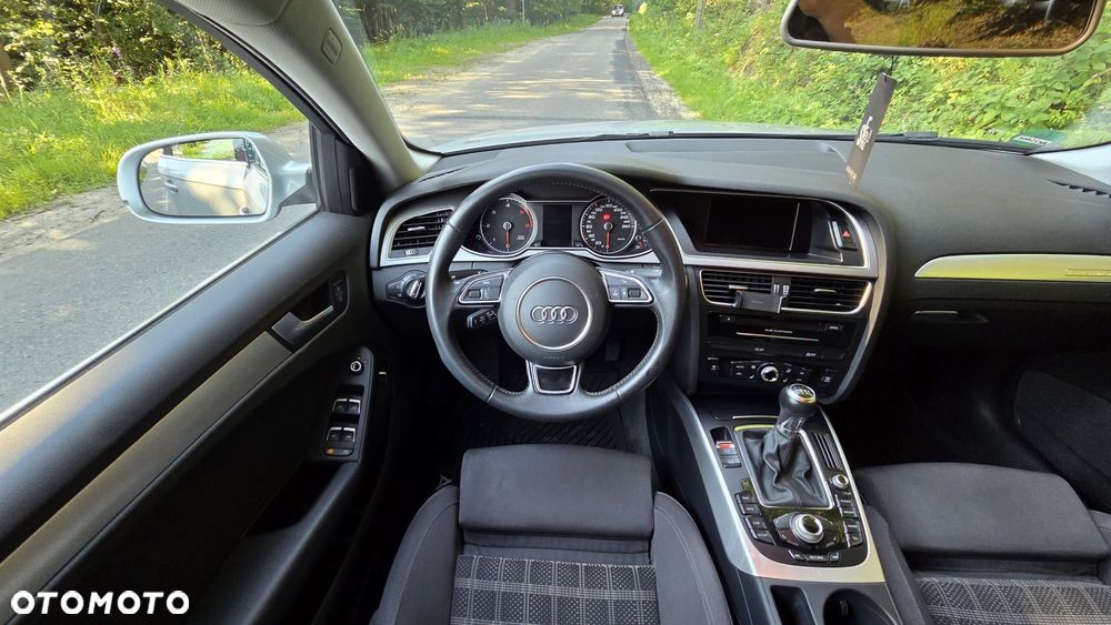 Audi A4 Limousine 2.0 TDI DPF quattro S line Sportpaket - 29